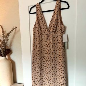 Midi dress with small floral details